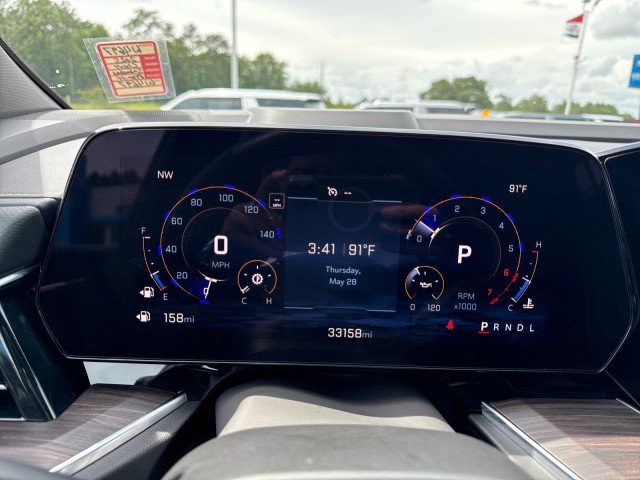 Used 2025 Chevrolet Suburban Premier RWD image 32