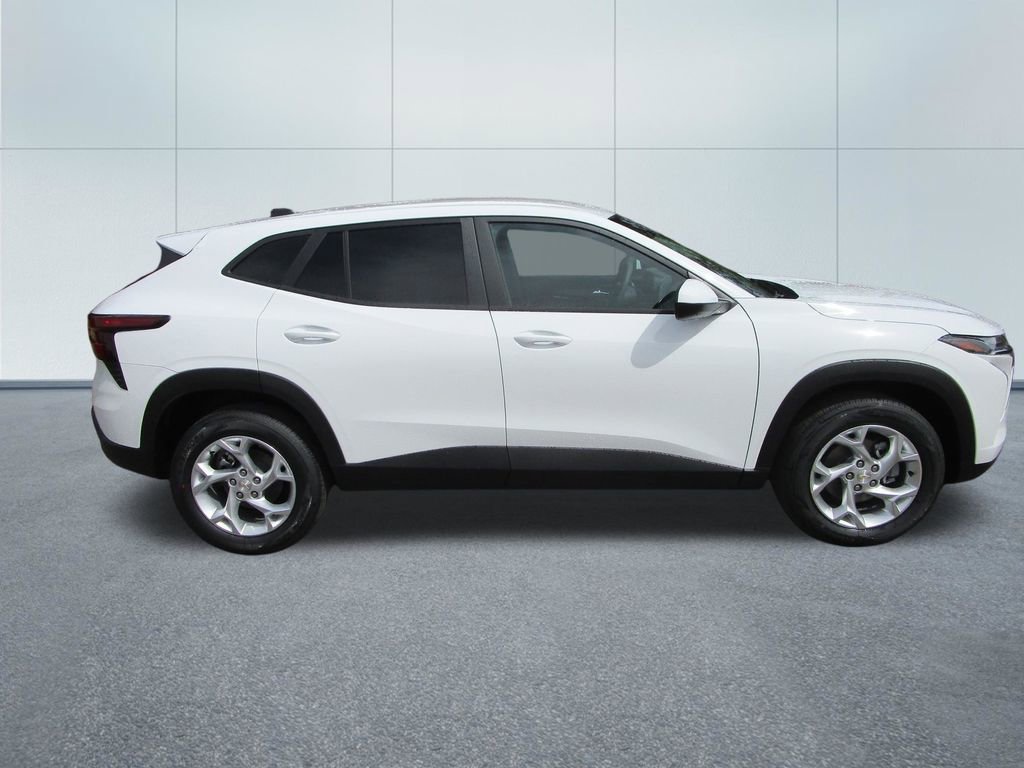 New 2026 Chevrolet Trax LS image 6