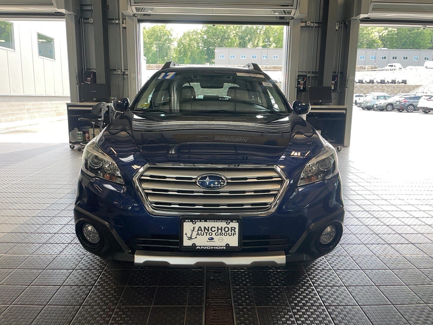 Used 2017 Subaru Outback 2.5i Limited AWD/4WD image 2