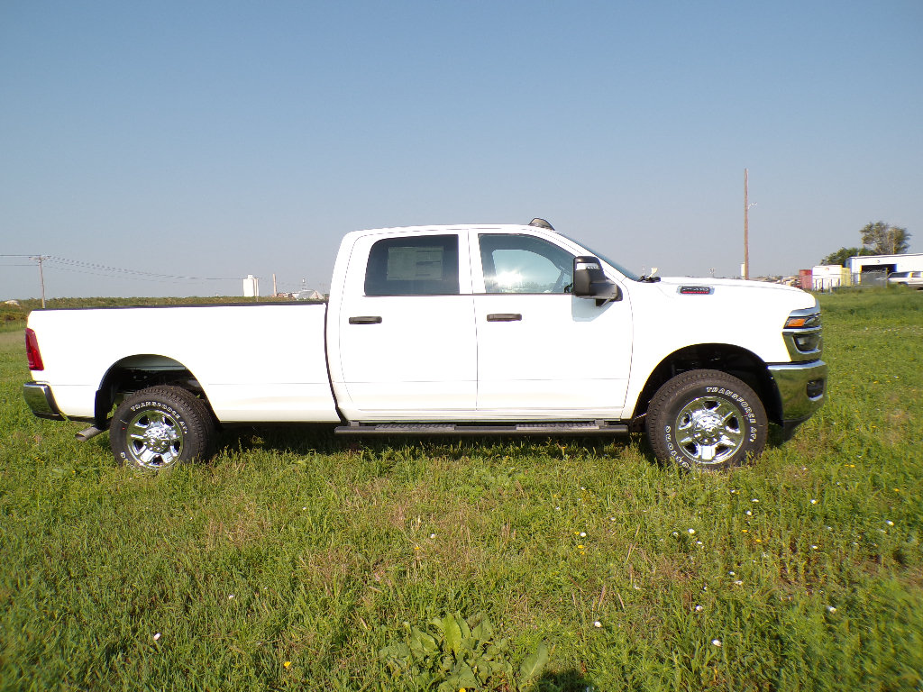 New 2026 RAM 2500 Tradesman AWD/4WD image 4