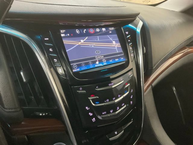 Used 2017 Cadillac Escalade ESV Luxury AWD/4WD image 11