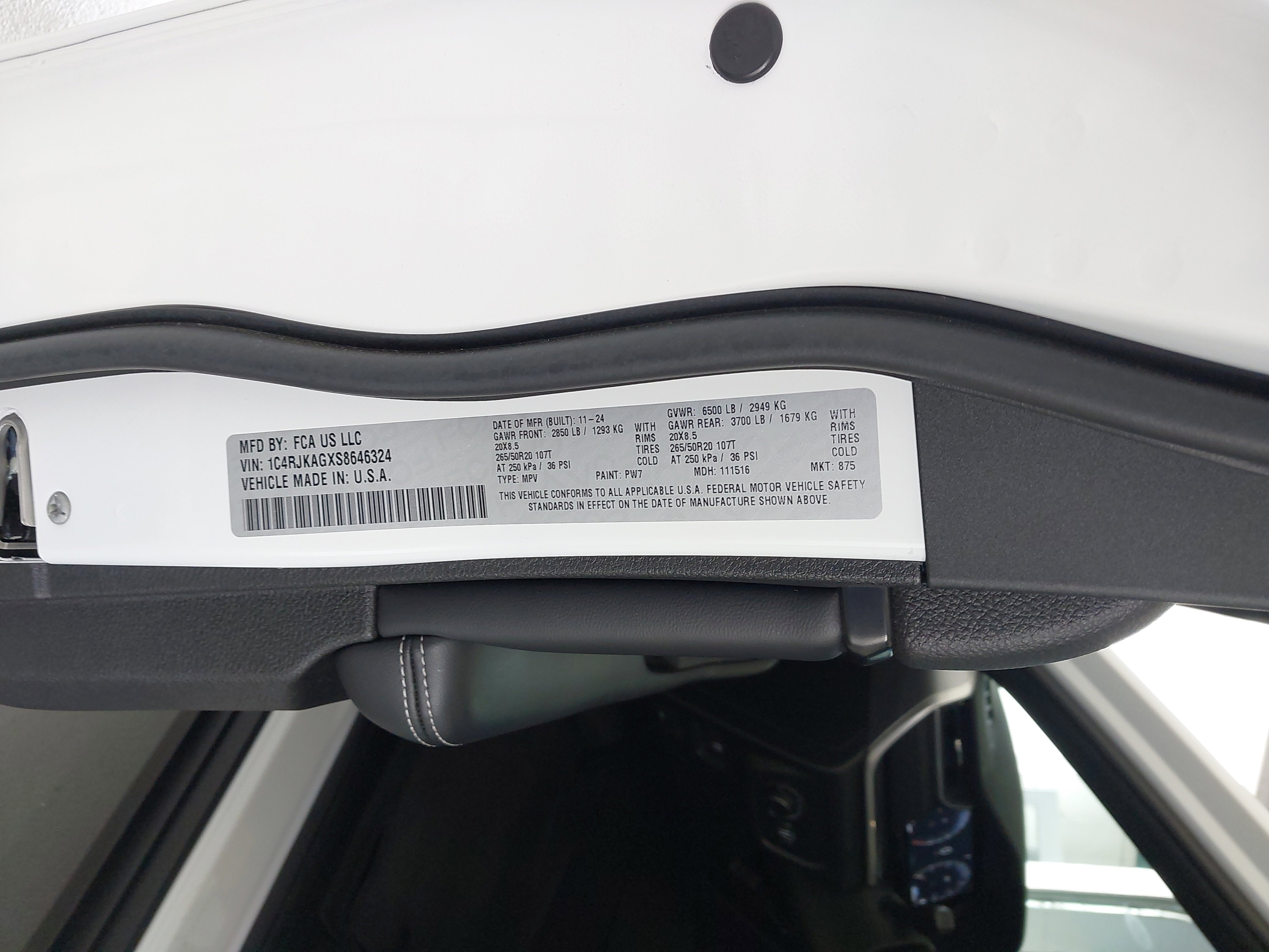 Used 2025 Jeep Grand Cherokee L Laredo image 34