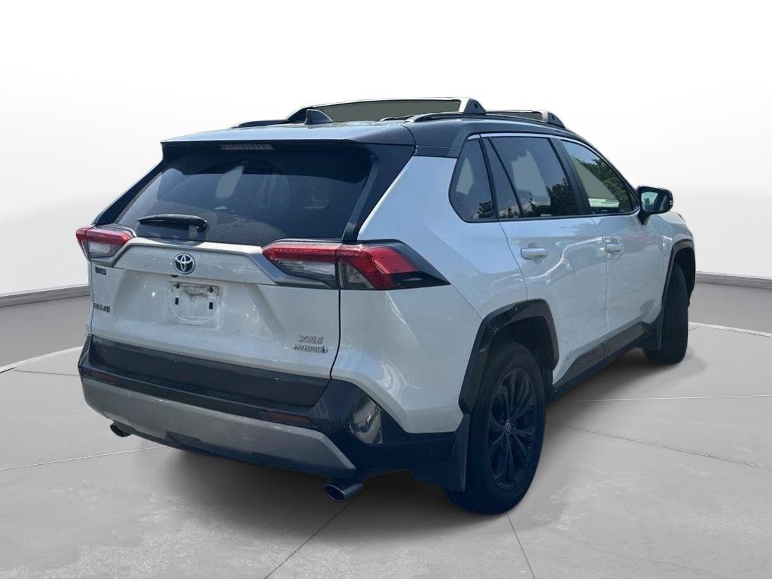 Used 2022 Toyota RAV4 XSE AWD/4WD image 6