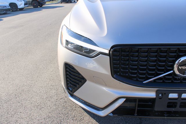 Used 2025 Volvo XC60 B5 Plus image 42