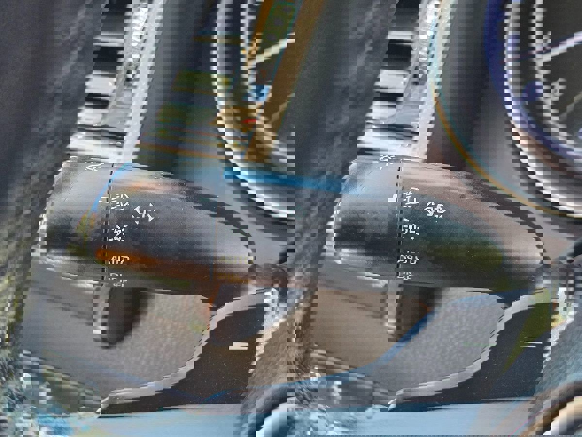 Used 2020 Toyota Camry SE w/ Convenience Package image 39