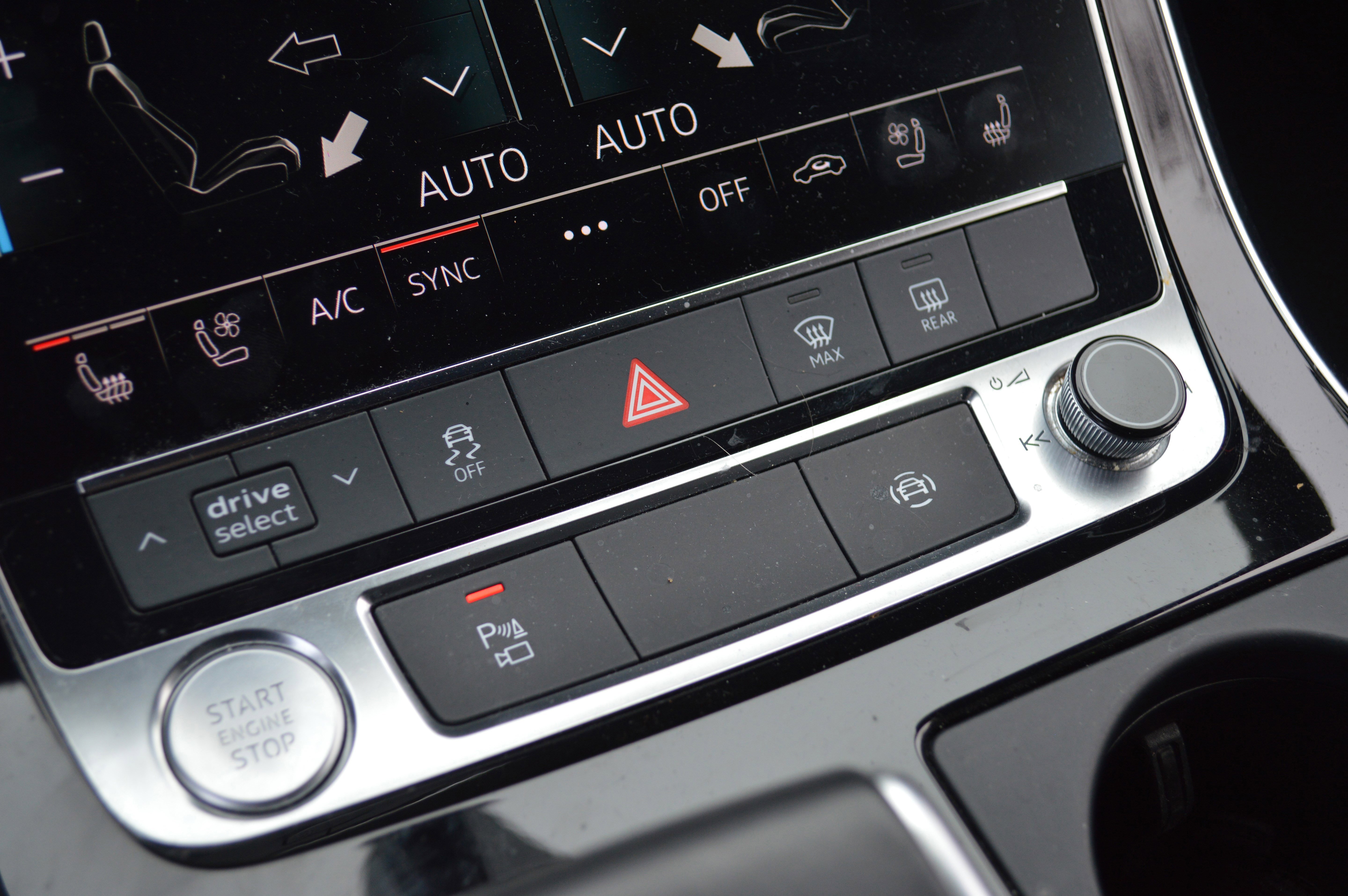 Used 2020 Audi Q8 Premium Plus image 24