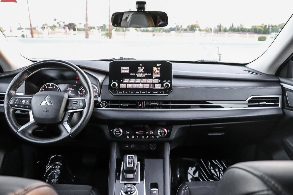 Used 2024 Mitsubishi Outlander SE AWD/4WD image 15