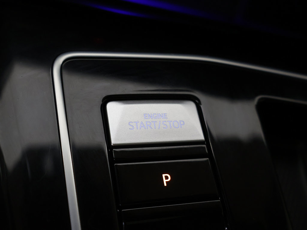 Used 2024 Volkswagen Golf R AWD/4WD image 46