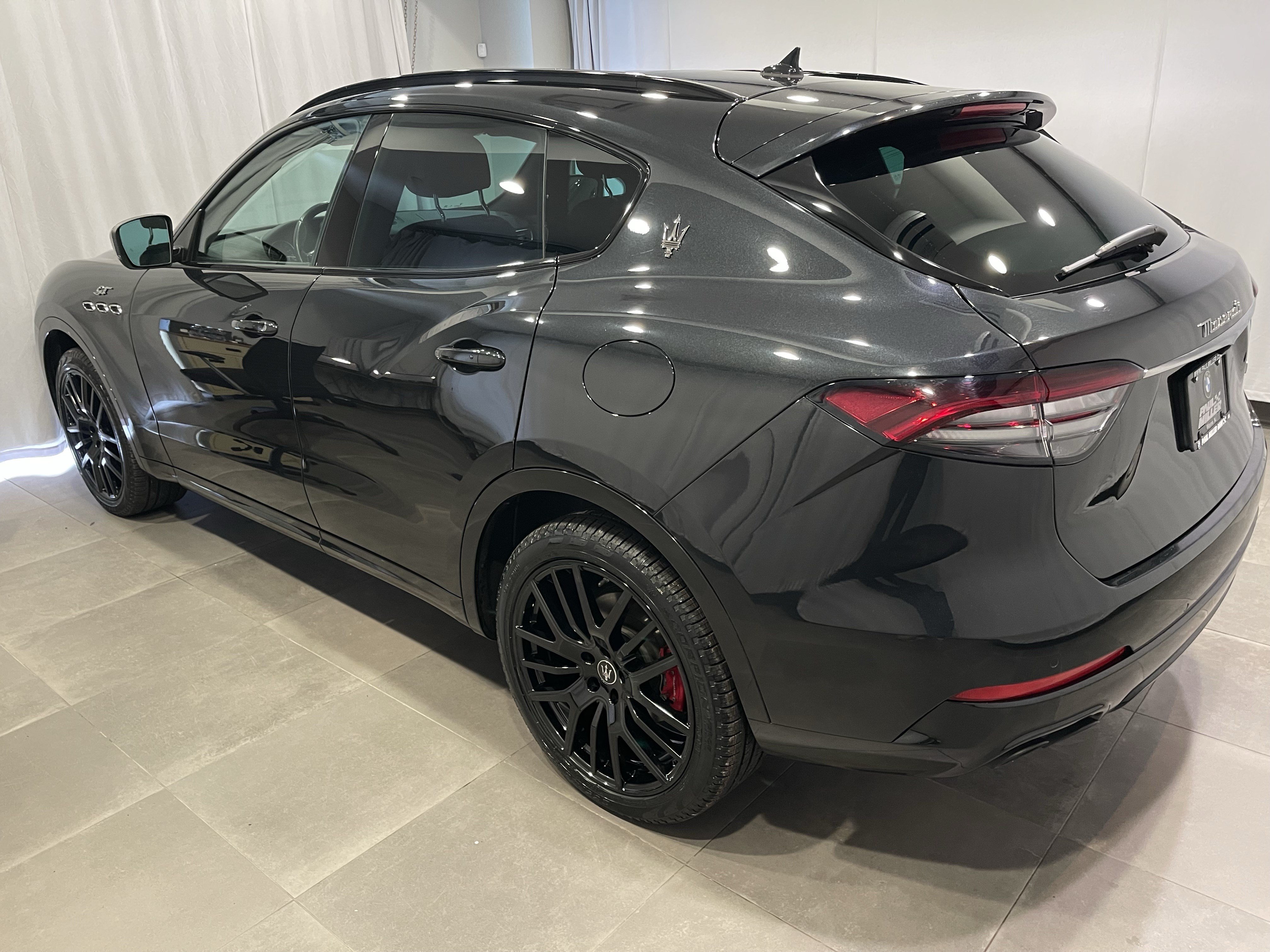 Used 2022 Maserati Levante GT AWD/4WD image 4