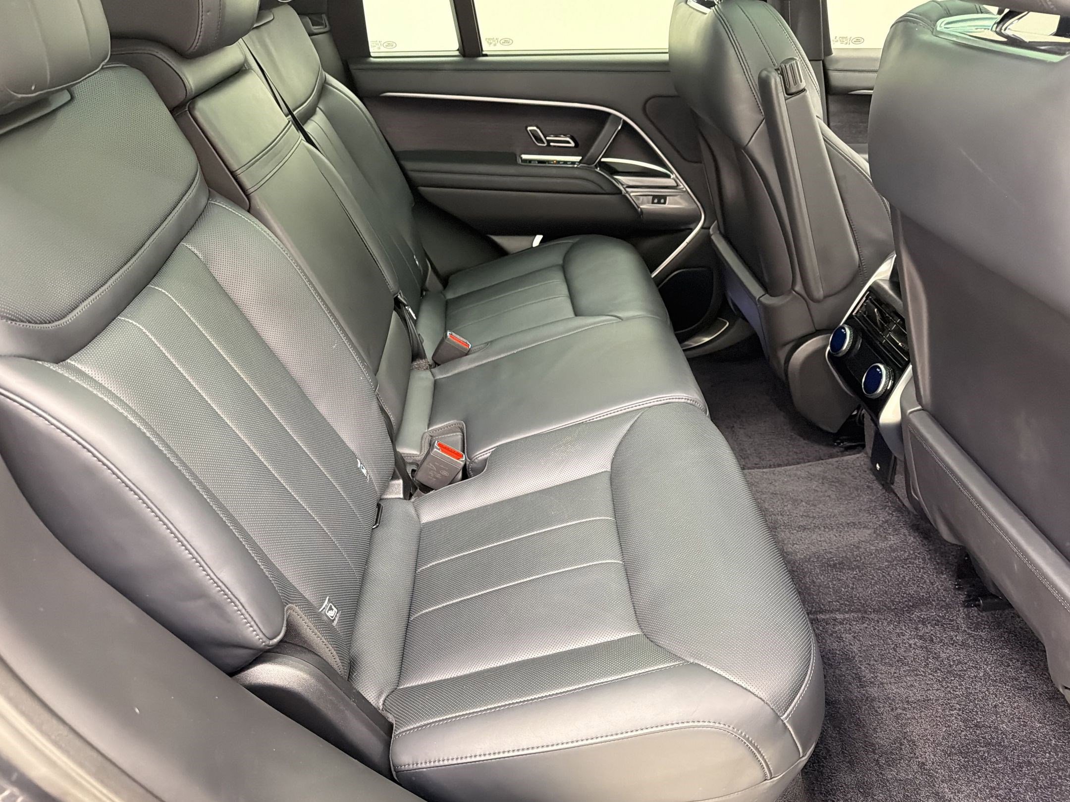 Used 2023 Land Rover Range Rover SE image 29