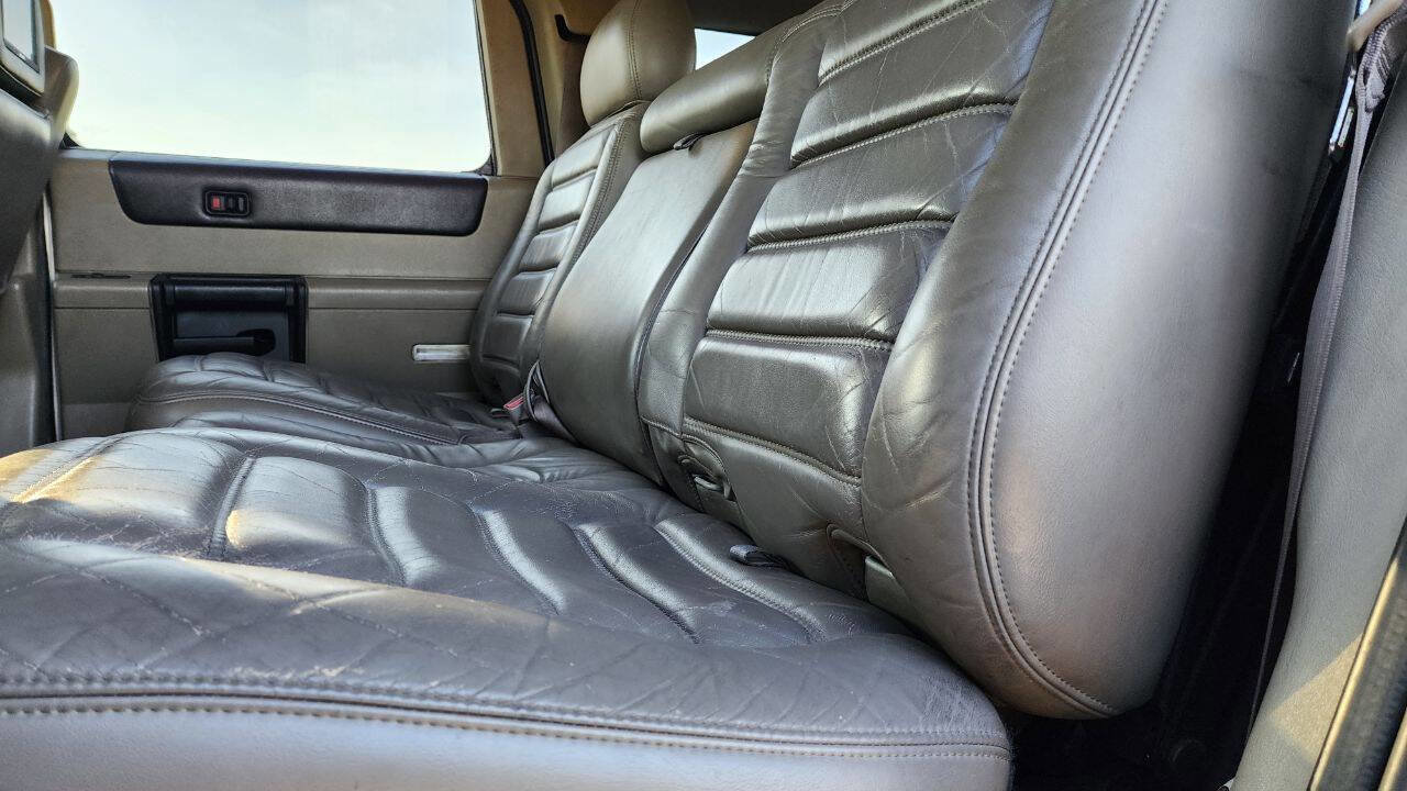 Used 2003 HUMMER H2 w/ Preferred Equipment Group image 18