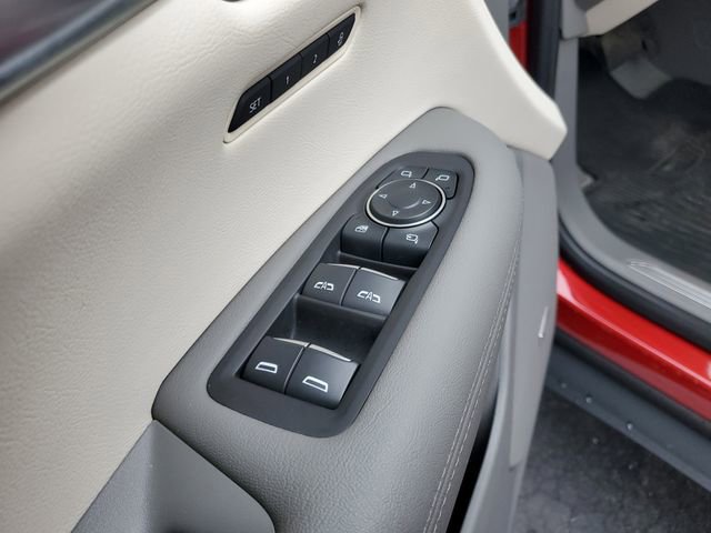 Used 2025 Cadillac XT5 Premium Luxury w/ Technology Package image 17