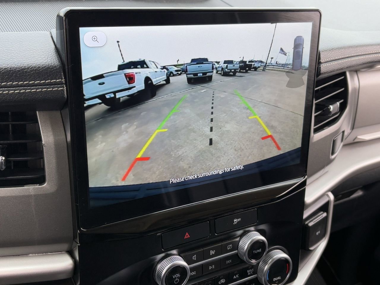 Used 2023 Ford Expedition XLT image 21