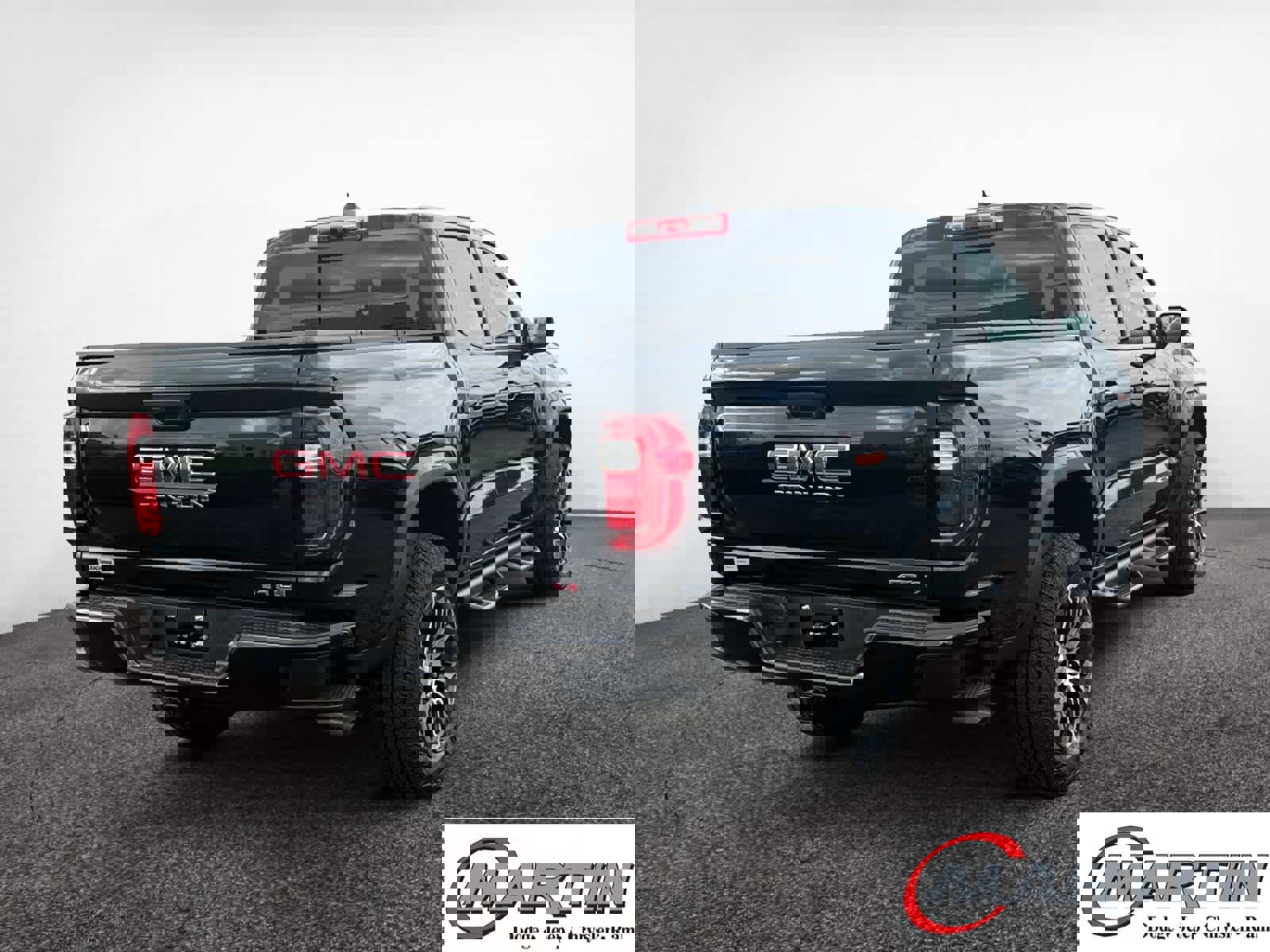 Used 2024 GMC Canyon AT4 image 5