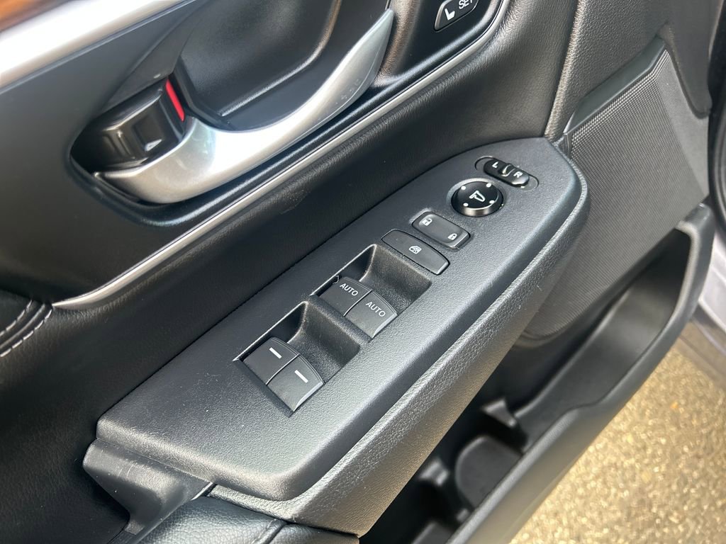 Used 2020 Honda CR-V Touring image 23