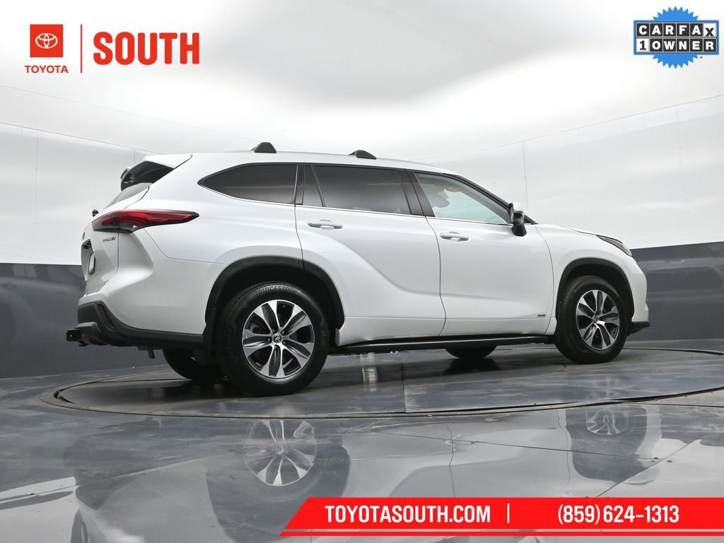 Used 2022 Toyota Highlander XLE image 46