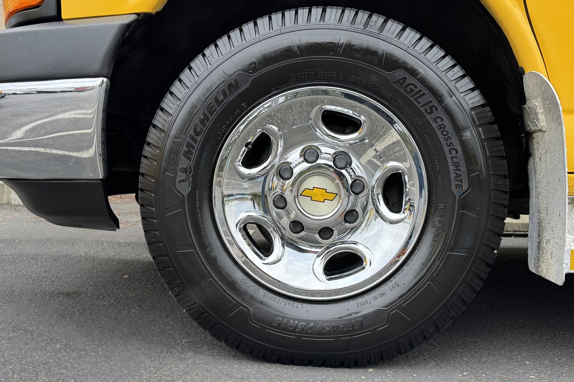 Used 2014 Chevrolet Express 3500 RWD image 10