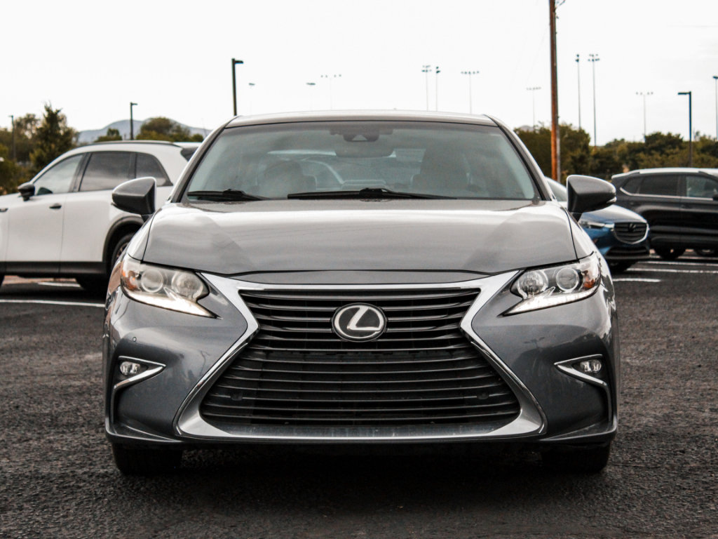 Used 2018 Lexus ES 350 w/ Navigation System Package FWD image 2