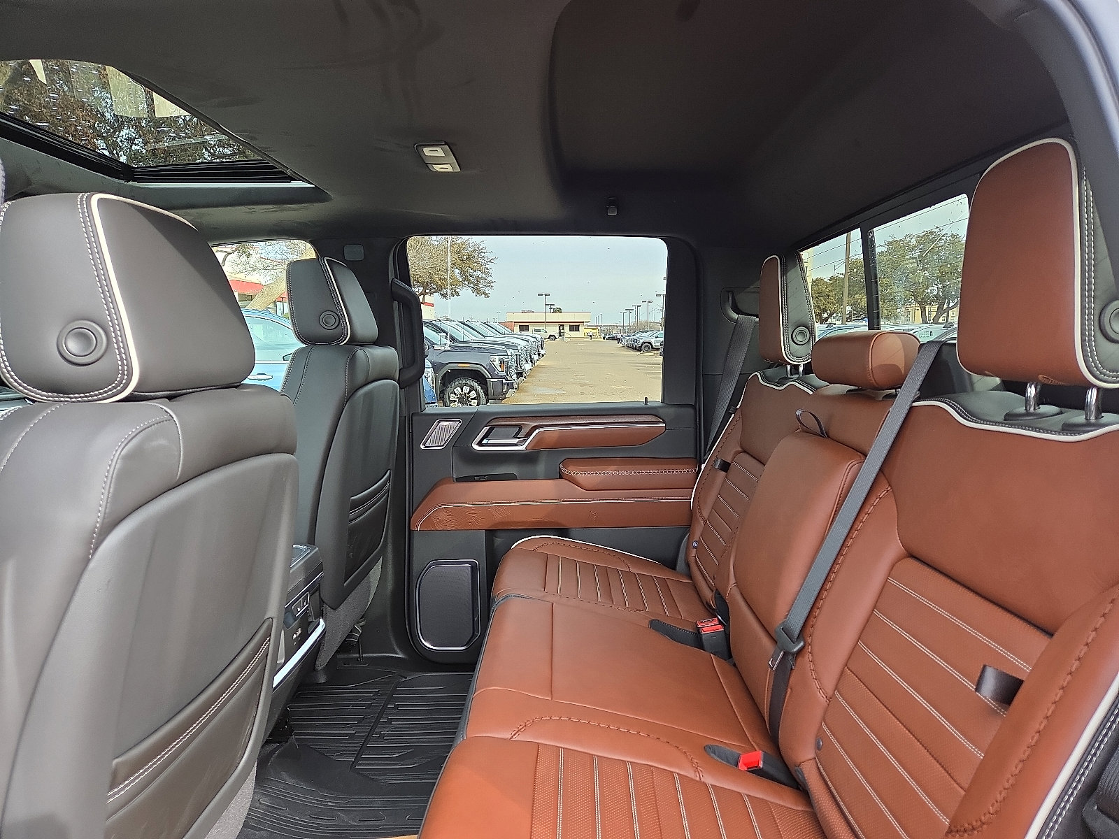 New 2026 GMC Sierra 3500 Denali Ultimate w/ LPO, Black Badging Package AWD/4WD image 8