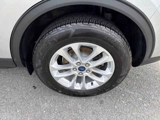 Certified 2022 Ford Escape SE w/ Cold Weather Package AWD/4WD image 10