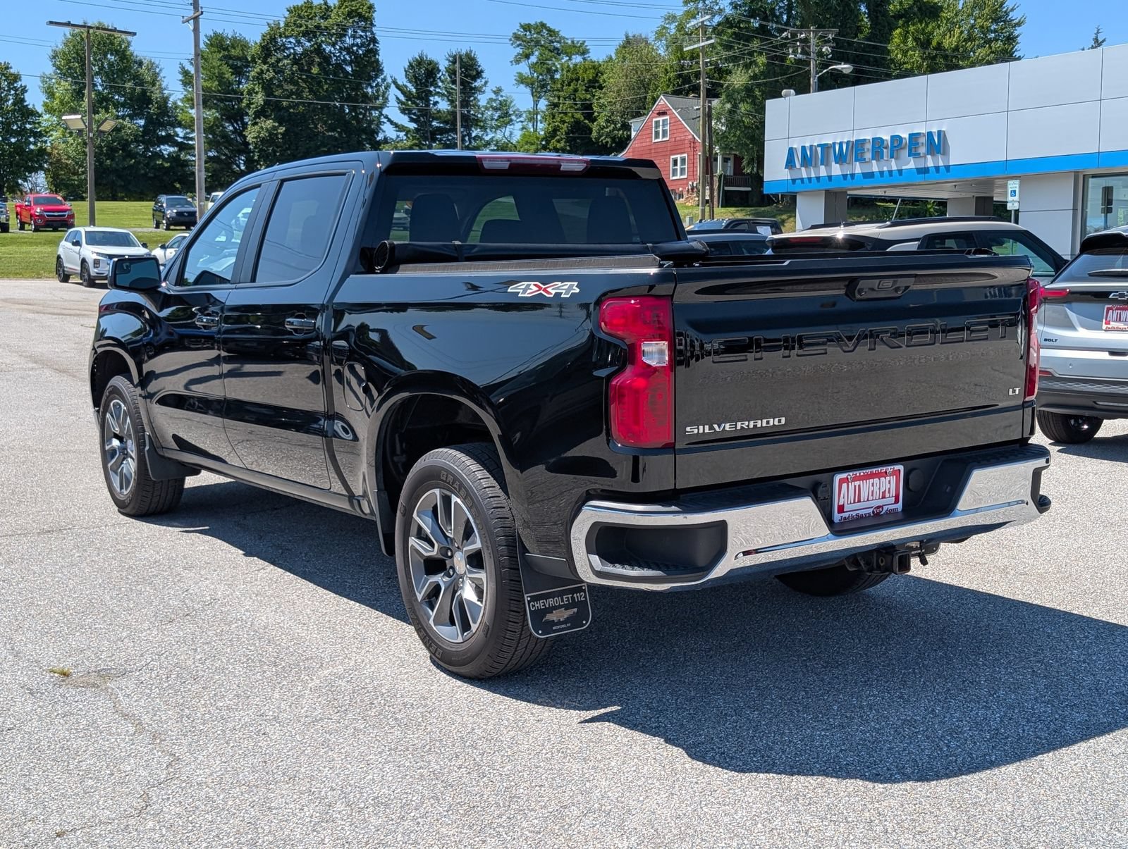 Used 2023 Chevrolet Silverado 1500 LT AWD/4WD image 5