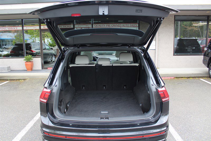 Used 2022 Volkswagen Tiguan SE R-Line image 25