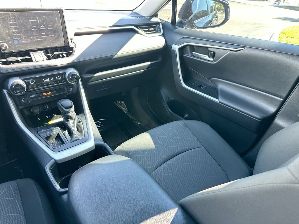 Used 2025 Toyota RAV4 XLE w/ Convenience Package FWD image 22
