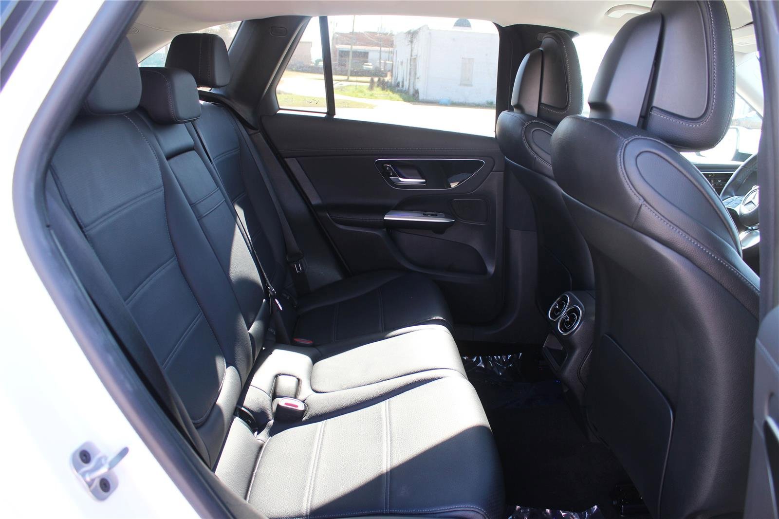 Used 2024 Mercedes-Benz GLC 300 4MATIC image 45