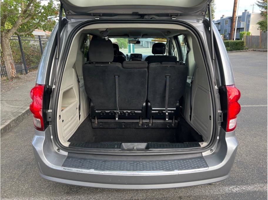Used 2016 Dodge Grand Caravan American Value Package w/ UConnect Hands-Free Group image 16