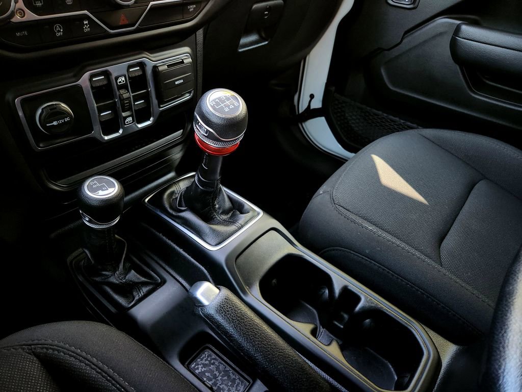 Used 2023 Jeep Wrangler Willys image 25