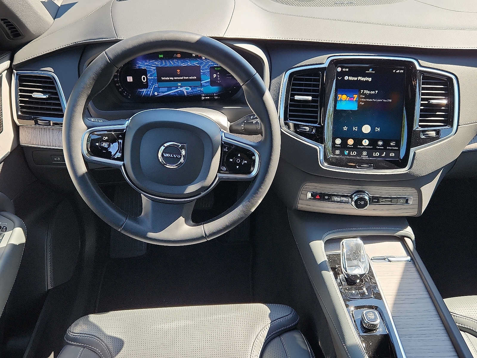 Certified 2024 Volvo XC90 T8 Ultimate w/ Protection Package Premier AWD/4WD image 11