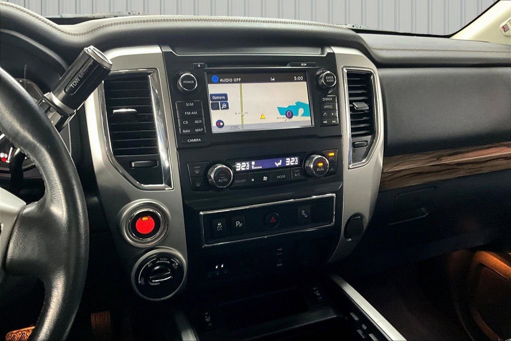 Used 2016 Nissan Titan PRO-4X AWD/4WD image 7