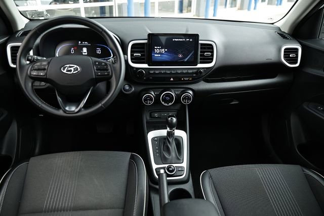 Used 2023 Hyundai Venue Limited image 24
