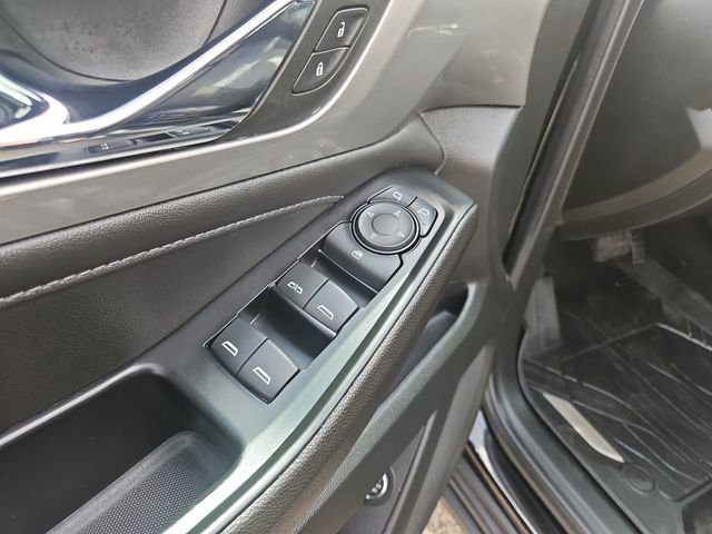 Used 2023 Chevrolet Traverse LT FWD image 12