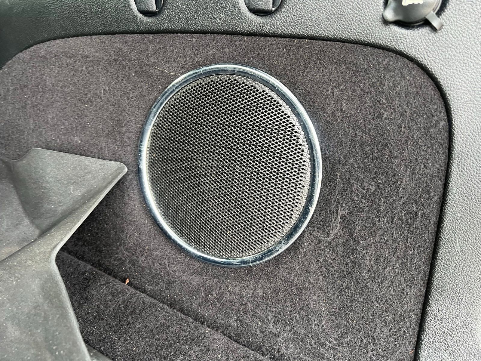 Used 2015 Jeep Grand Cherokee SRT w/ Luxury Group II image 28