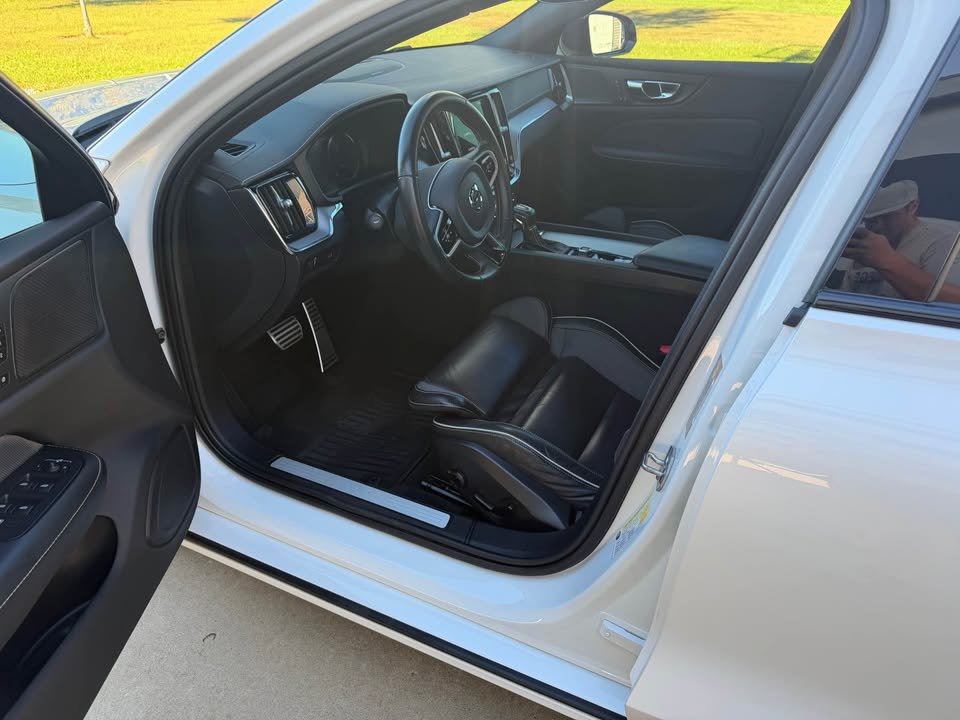 Used 2021 Volvo S60 T5 R-Design AWD/4WD image 7