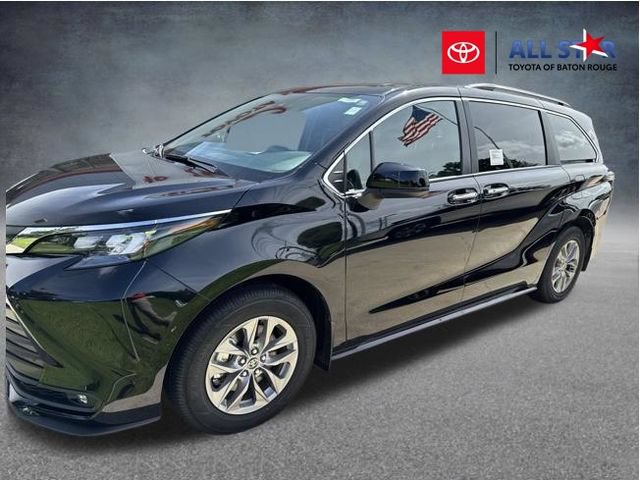 Used 2026 Toyota Sienna XLE FWD image 1