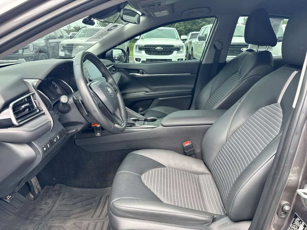 Used 2024 Toyota Camry SE FWD image 19