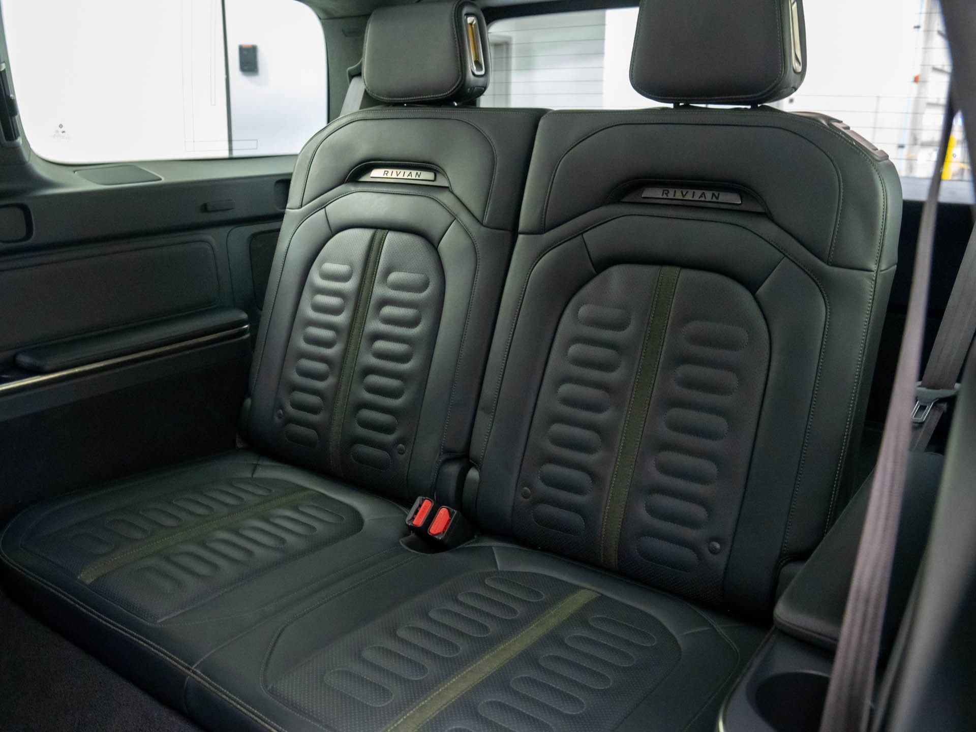 Used 2022 Rivian R1S Launch Edition image 20