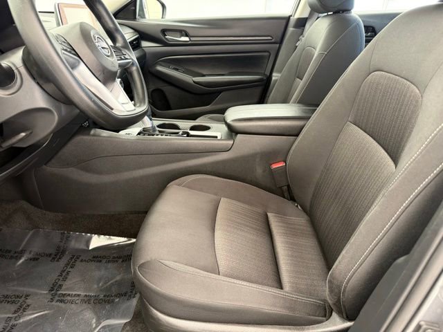 Used 2025 Nissan Altima 2.5 SV image 12