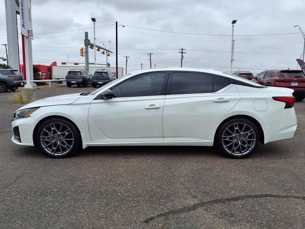 Used 2024 Nissan Altima 2.0 SR image 4