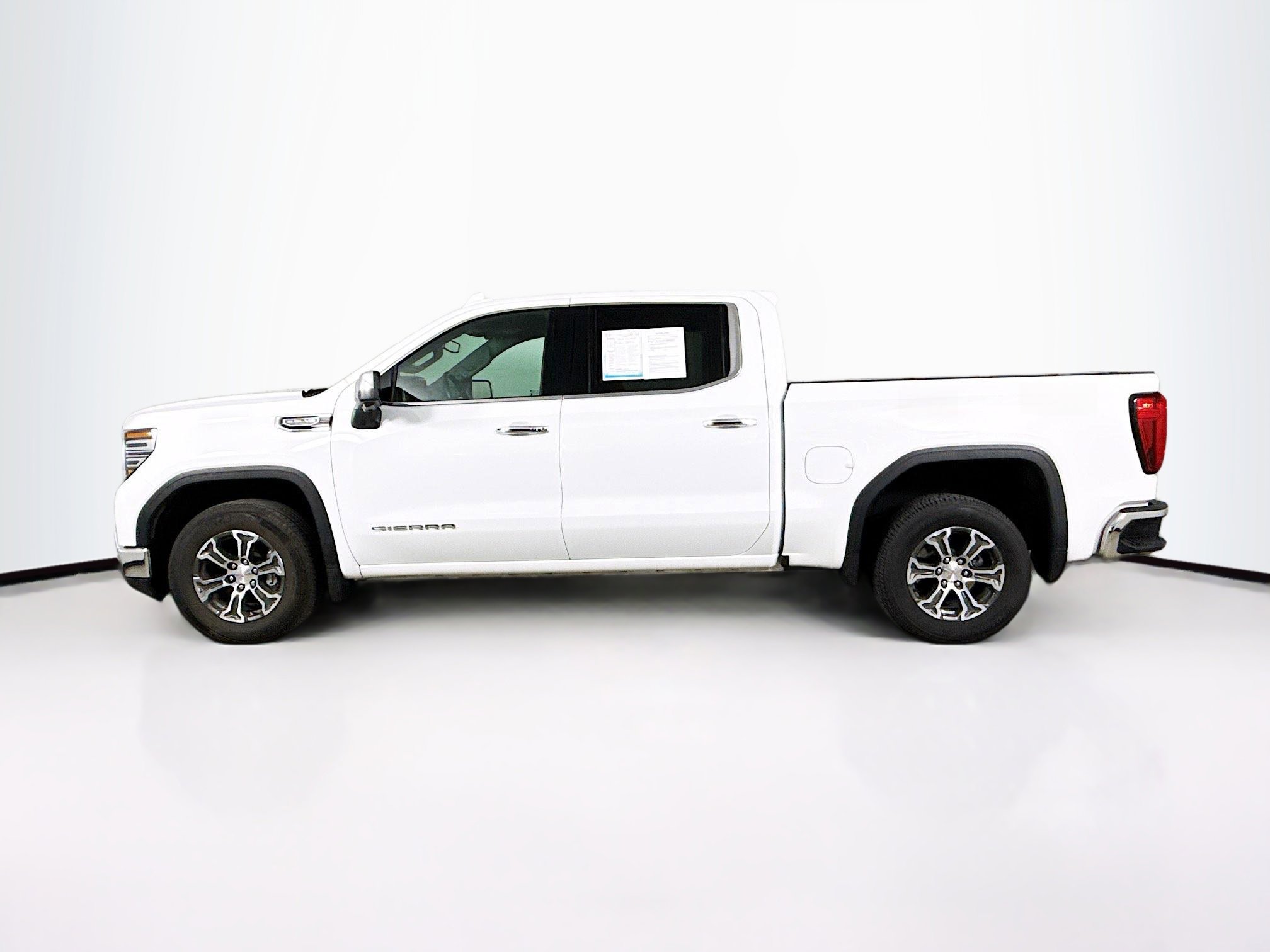 Used 2025 GMC Sierra 1500 SLT image 7