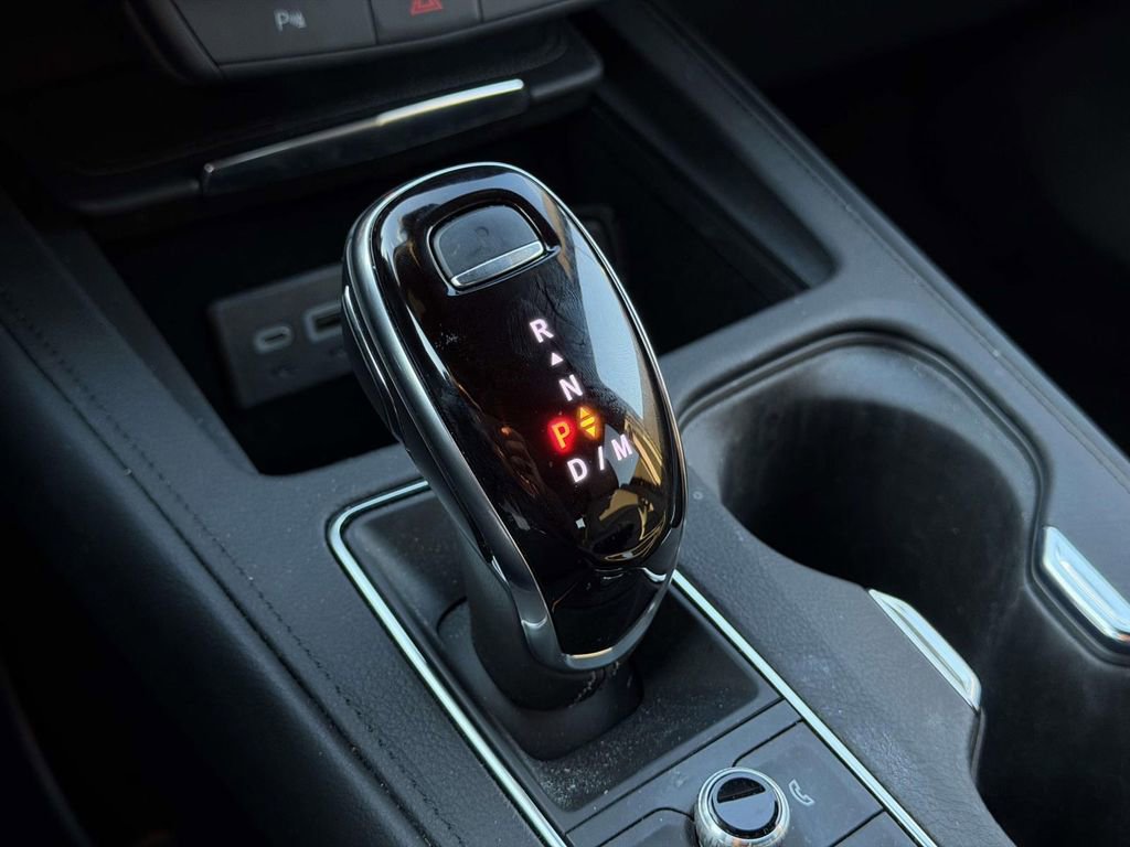 Certified 2025 Cadillac XT4 Premium Luxury image 25