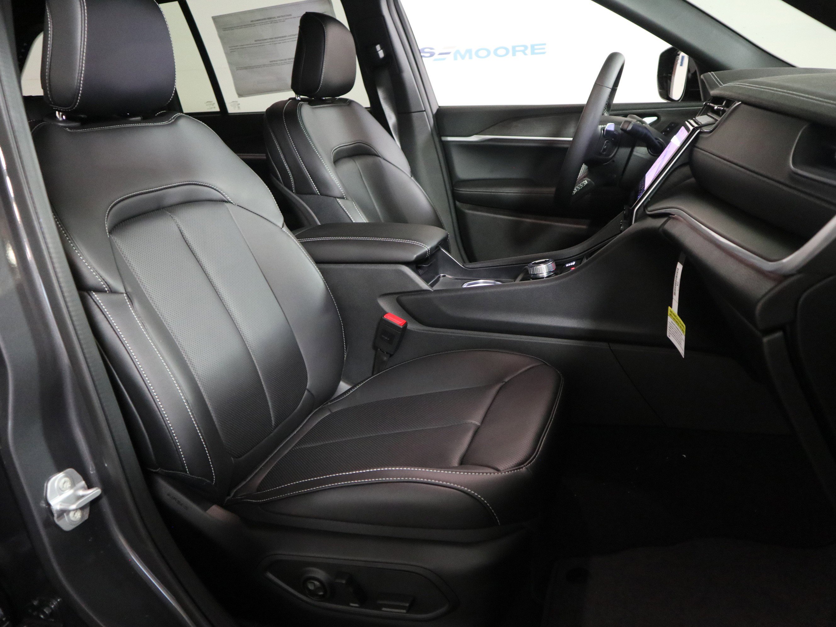 New 2025 Jeep Grand Cherokee Limited w/ Luxury Tech Group II image 20