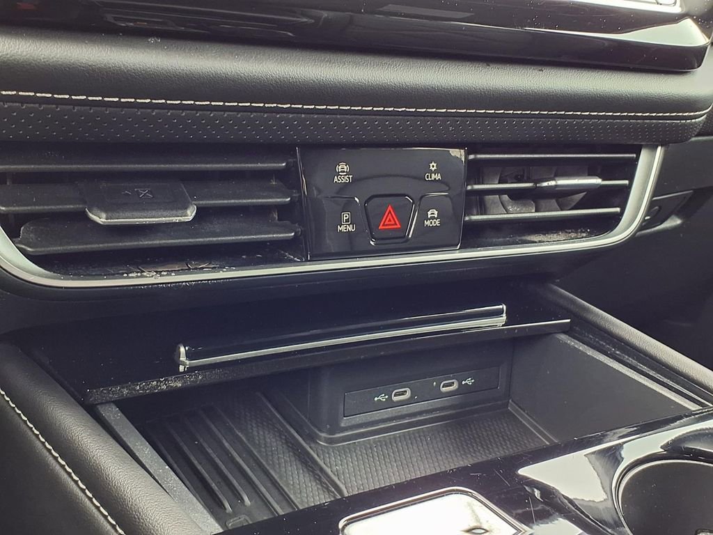 Used 2025 Volkswagen Atlas Cross Sport SE image 12