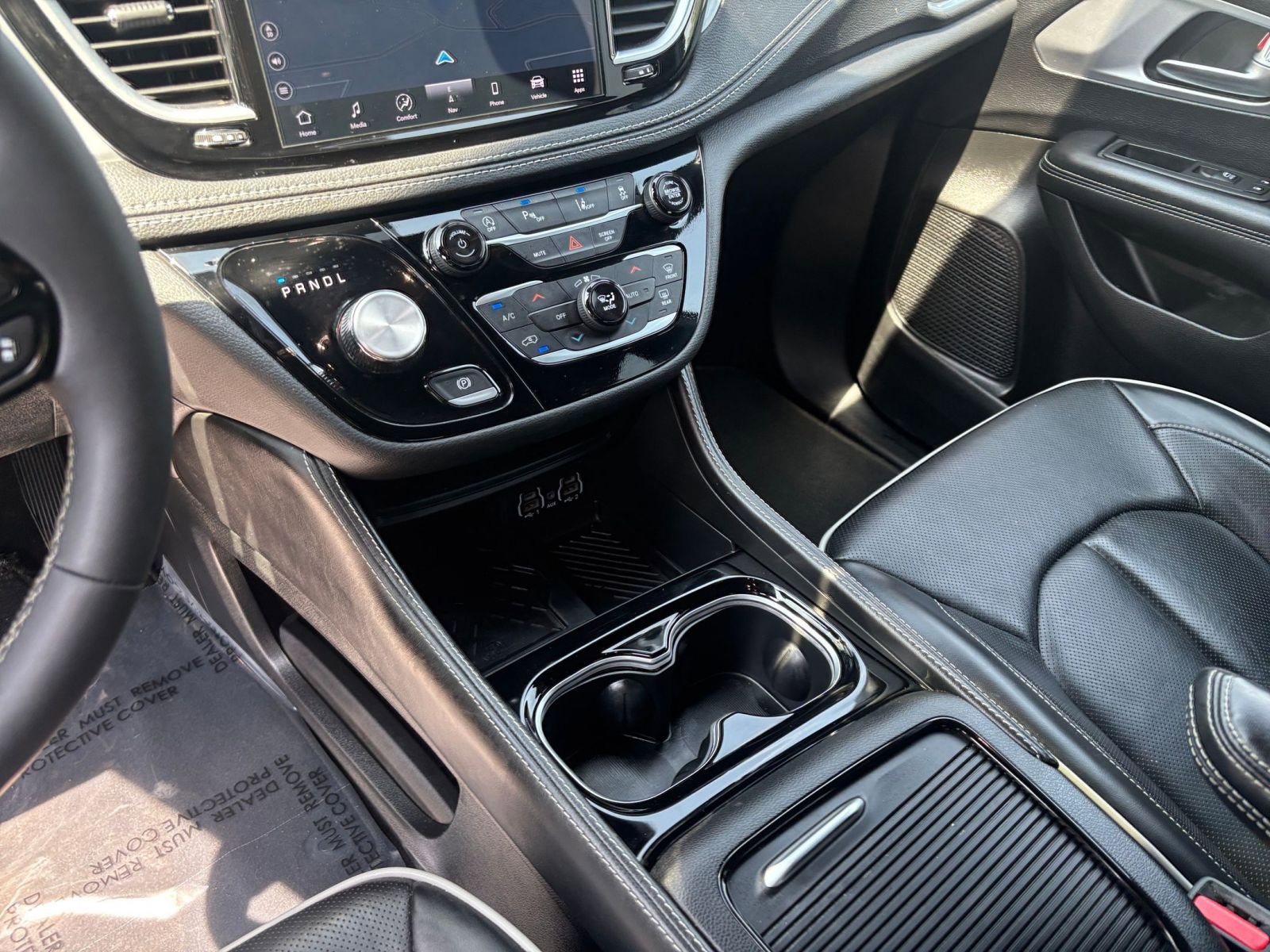 Used 2025 Chrysler Pacifica Limited FWD image 46