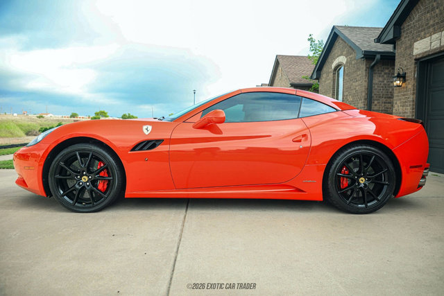 Used 2012 Ferrari California RWD image 19