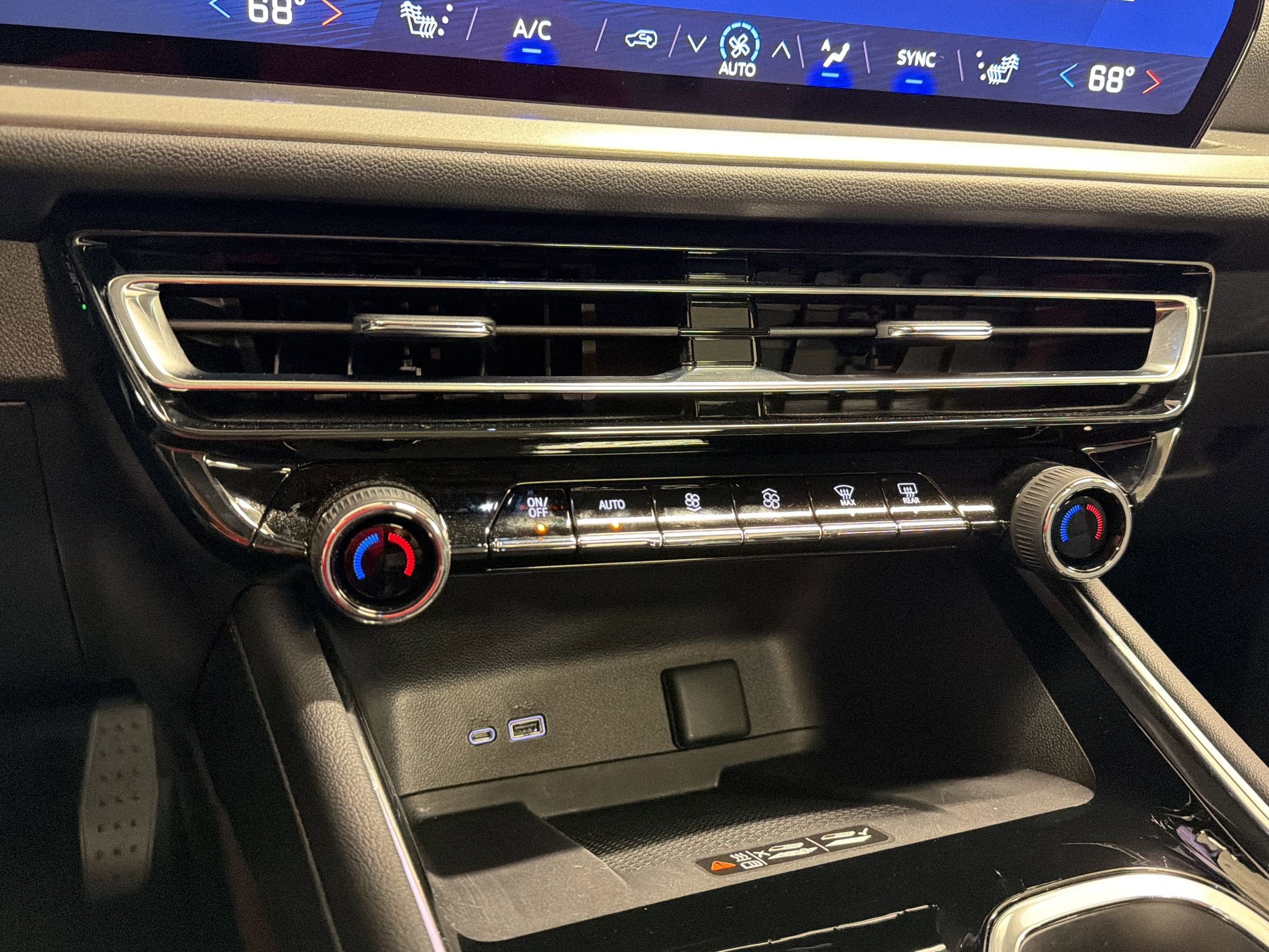 New 2026 Chevrolet Traverse LT w/ Sun and Wheel Package image 25