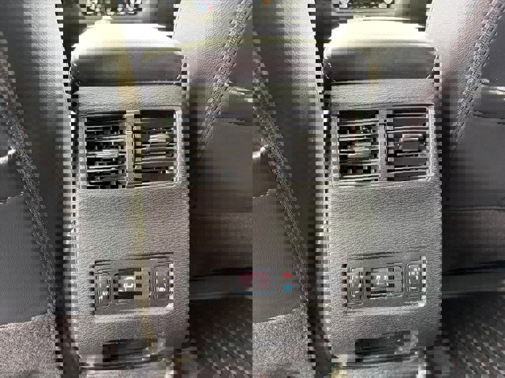 Used 2023 Mitsubishi Outlander SEL image 19