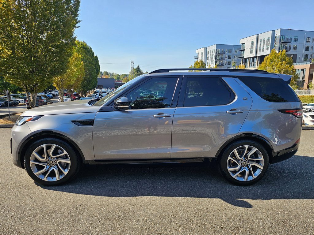 Used 2020 Land Rover Discovery Landmark image 8